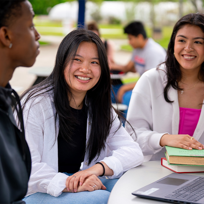 Students outside at Walters State